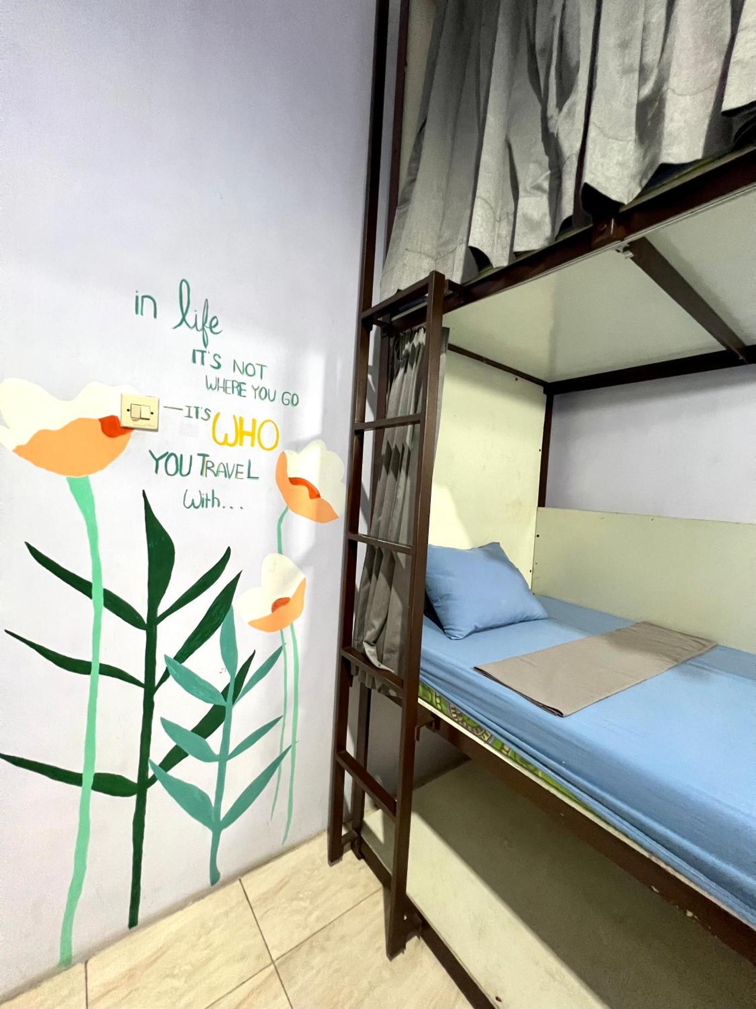 Mador Malang Dorm Hostel Екстериор снимка