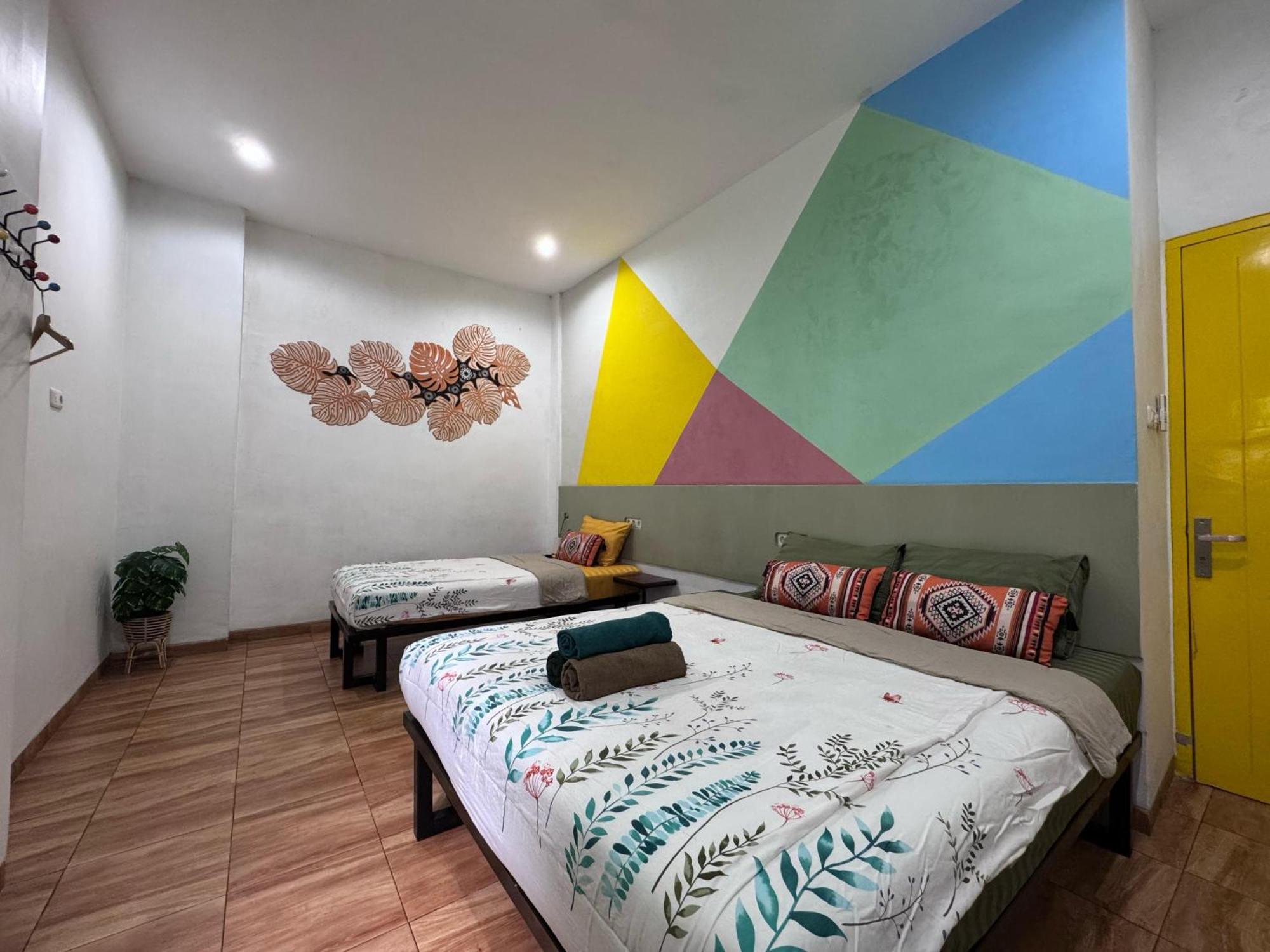 Mador Malang Dorm Hostel Екстериор снимка