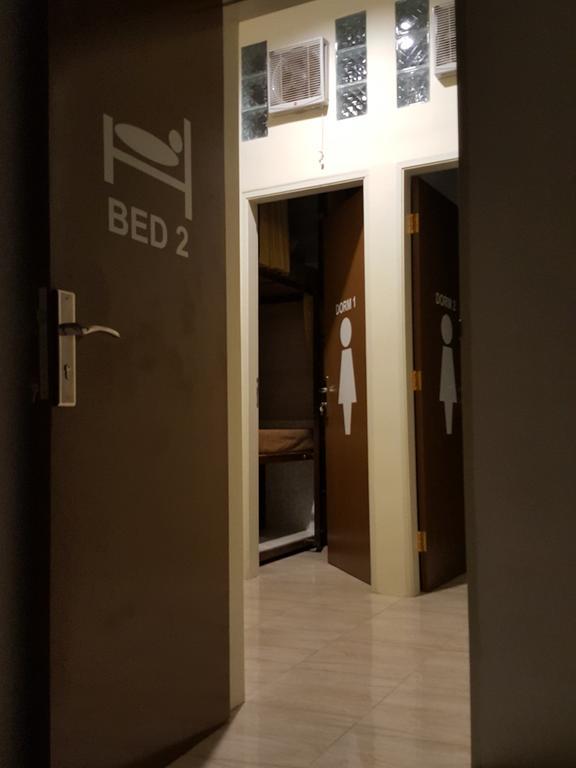 Mador Malang Dorm Hostel Екстериор снимка