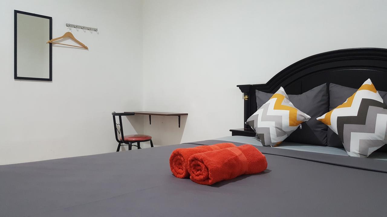 Mador Malang Dorm Hostel Екстериор снимка