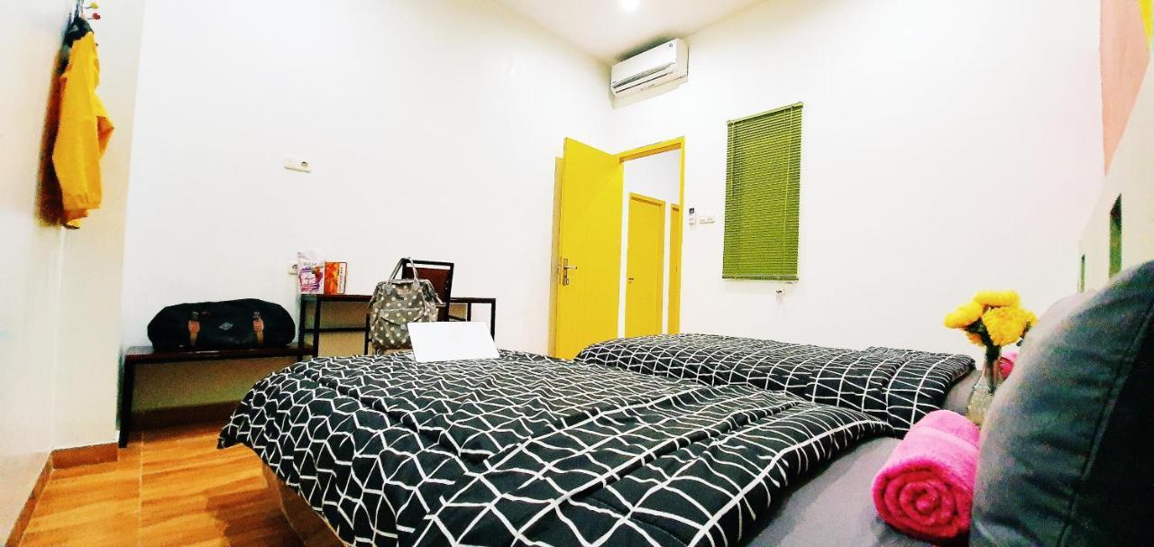 Mador Malang Dorm Hostel Екстериор снимка